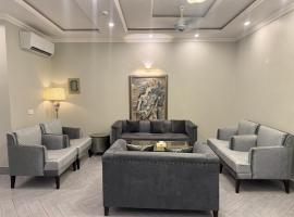 Regency Suites Luxury Apartment Hotel, hotell i Lahore