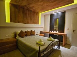 Moumis Luxury Apartment