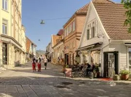 Varmt og hjemmekoselig Bergenshus med 2 leiligheter - i rolig smau i hjertet av Bergen