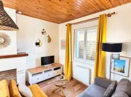 Le Petit Phare Cozy House in Downtown