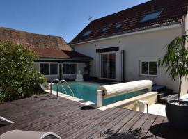 Gîte 6 Personnes proche du parc d'attraction: Monétay-sur-Loire şehrinde bir otel