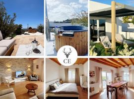 Chalet Emily Alpine Chic with Hot Tub and Ocean View, Hotel in Costa Teguise