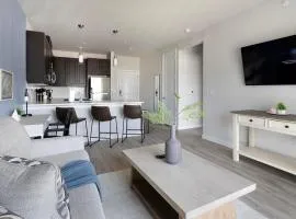 Landing Stylish 1BD Clubhouse Pool