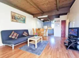 Bright and Modern 2BR with Parking