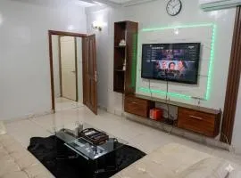 Cocoon Lodge, Air-conditioned Apartment in a Secure Neighborhood