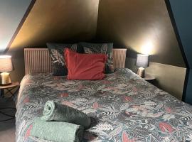 Suite l Instant suspendu maison 25m2 avec coin salon Wifi Netflix Maison Like and Love Duclair, hôtel à Duclair