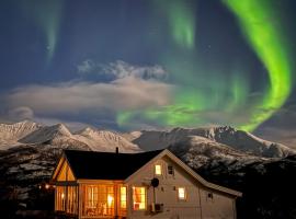 Breathe - Seafront Holiday Home with Open Sea Views, hotel a Skrollsvika