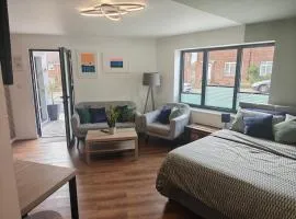 Modern & Stylish Private Retreat