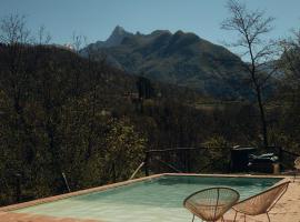 Le Case di Rosie, Tuscan Mountain View House, Pool, hotel i Gragnola