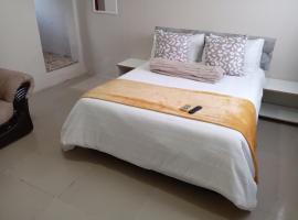 NGEBE Lodge jozini, hotel u gradu Jozini