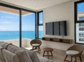Distrito Puerto by Andiani Travel