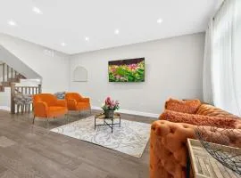 Luxury Niagara 3 Bdr Townhouse /Garage