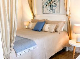 Lakefront Retreat Hervey Bay – hotel w mieście Urangan