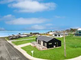 Beach Days & Relaxing Stays