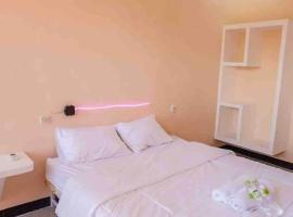 Artayya Puri 2 near Alun Alun Caruban Mitra RedDoorz, Hotel in Madiun