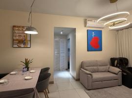 Luxury Modern Seaview 2BR with Massage Chair, 1Min to Okada Casino 5Mins to Manila Airsports MOA Solaire with 2 Infinity Pool and Gym، فندق في مانيلا