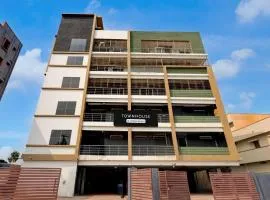 OYO Townhouse Punnami Riverview Formerly Vihaan Square
