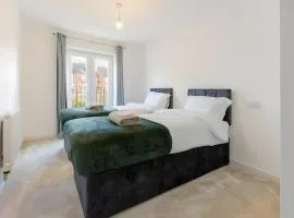 Spacious Contractor Stay 3BR Home with Free Parking - Accrington