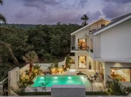 Oryza by Koala V4 4BR Field View Villa Siolim