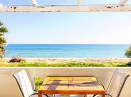 Beachfront Nest Memi Koroni-Seaheaven House B1