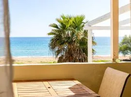 Beachfront Nest Memi Koroni-Seaheaven House B3