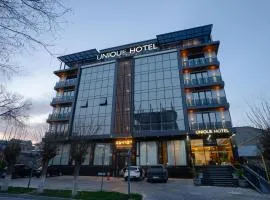 UNIQUE Airport Hotel