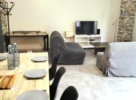 House with Garden and Parking - Close to Beaches