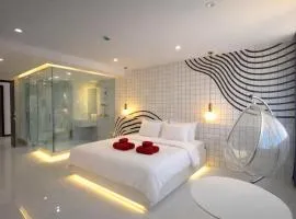 NEW! Utopia Dream Studio M611-pool, gym, beaches