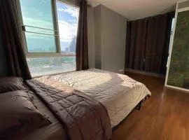Modern Homely Two Bed Two Bath Condo Perfect View, Pool, & Gym