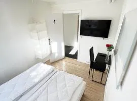 Bright Double Room 10 Free Parking