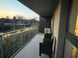 Ioanyk Apartment with parking