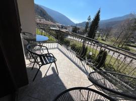 Green Oaza Apartment โรงแรมในฟอยนิซา