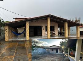 Casas de Praia do Coqueiro com AR e varandas, hotel u gradu Luis Koreja