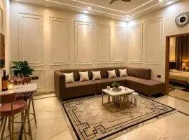 Comfortable 2BHK Stay Designer Rooms & Cozy Living