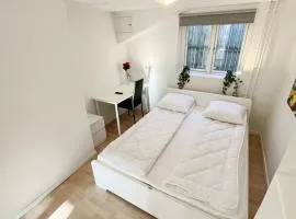 Bright Double Room 50 Free Parking