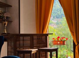 Appartamento con Campo da Tennis e vista panoramica, hotell sihtkohas Mezzenile