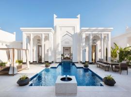 Raffles Al Areen Palace Bahrain, khách sạn ở Manama