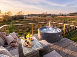 Waterside Cabin, hotel a Belturbet