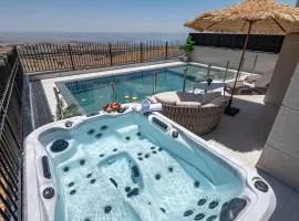 רויאל בוטיק טווינס 2