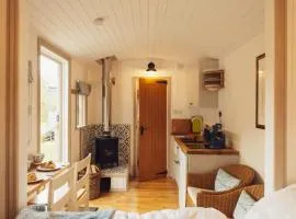 Shepherd's Hut - Jasmine