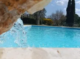 Croce di Bibbiano Apartaments with Pool in front of San Gimignano