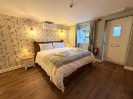 The Old Royal George Inn, Hotel in Thrintoft