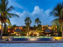 Luxury 4 Bedroom apartment, Pool, Private beach, near Jan Thiel