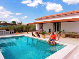 Tus Casitas Rurales, Hotel in La Carlota