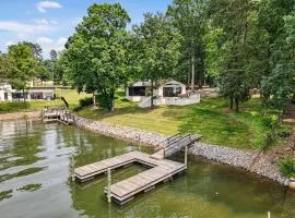 King Suite, Kayaks, Lake, Luxury Magazine Featured