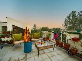 1br Penthouse by The StayCationer with Open Bar