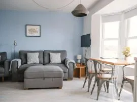 Barry Island Beachfront Apartment - Stunning Bay Views and Private Parking