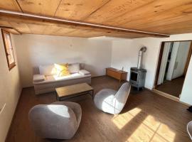 Appartement entier dans chalet traditionnel:  bir otel