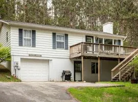 Cozy 3BR Grill Yard Games Walk to Downtown Lake MI