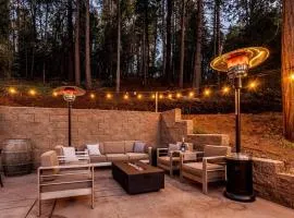 2 cabins-22 guests-2 hot tubs-Lake Access-Glamping